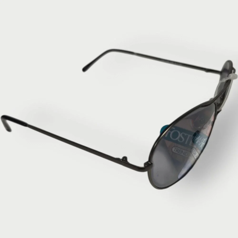 VINTAGE Foster Grant Aviator Sunglasses Black Metal Frame Gray Lenses New Tags‎